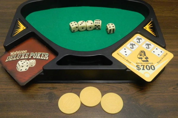 Yahtzee Deluxe Poker